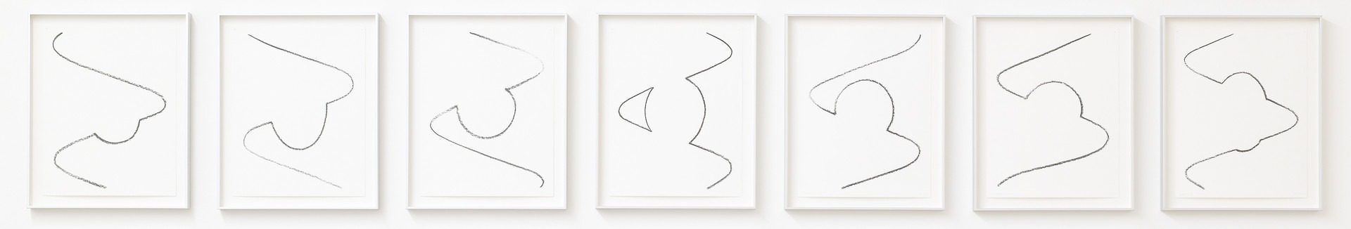 <숨결 (III)> 2011 풋프린트 드로잉, 7점 세트, 종이에 목탄, 각 35.6 x 28cm 푸투라 서울 소장품